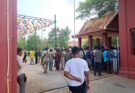 ប្រជាពលរដ្ឋប្រមាណជិត ២០០នាក់ ក្នុងខេត្តព្រះវិហារឡើងមកសាលាខេត្តសារជាថ្មីដើម្បីសួរនាំពីដំណើរការនៃការដោះស្រាយបញ្ហាទំនាស់ដីធ្លីរបស់ពួកគាត់
