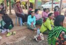 តំណាងពលរដ្ឋរងគ្រោះដីធ្លីខេត្តព្រះវិហារម្នាក់ត្រូវបានបង្ខំឱ្យផ្តិតមេដៃបញ្ឈប់រាល់សកម្មភាពតវ៉ា